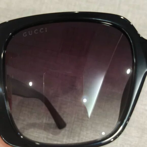 Gucci Oversized Square Black Sunglasses - Picture 4 of 7